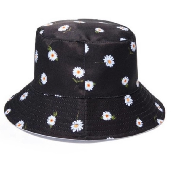Alice + Olivia Accessories - Alice + Olivia by Stacey Bendet Reversible Daisy Flower Bucket Hat Casual